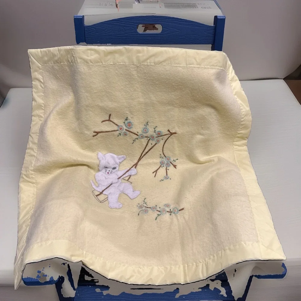 Vtg Hand Embroidered Flowers Appliquéd Kittens Satin Trim Yellow Baby Blanket